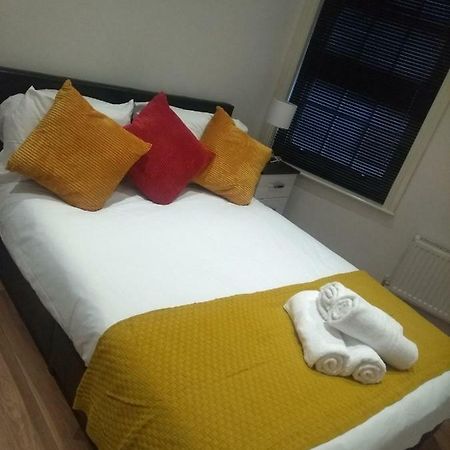 Clifton Apartment Luton  Buitenkant foto
