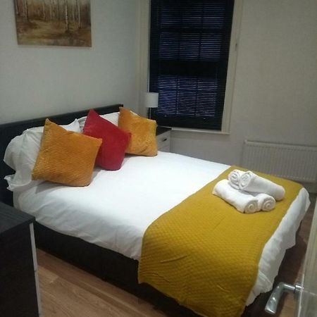Clifton Apartment Luton  Buitenkant foto